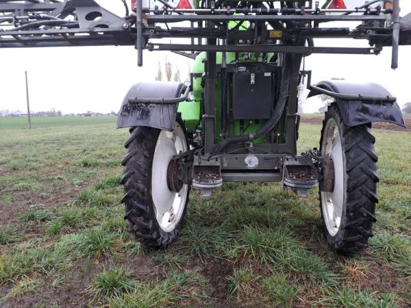 Причіпний обприскувач Tecnoma Variotec GT 3000 (2000)