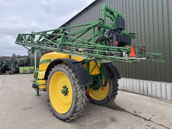 Причіпний обприскувач John Deere 732 (2011)