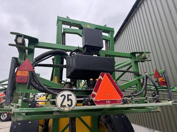 Причіпний обприскувач John Deere 732 (2011)
