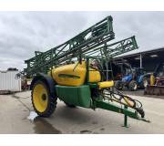 Причіпний обприскувач John Deere 732