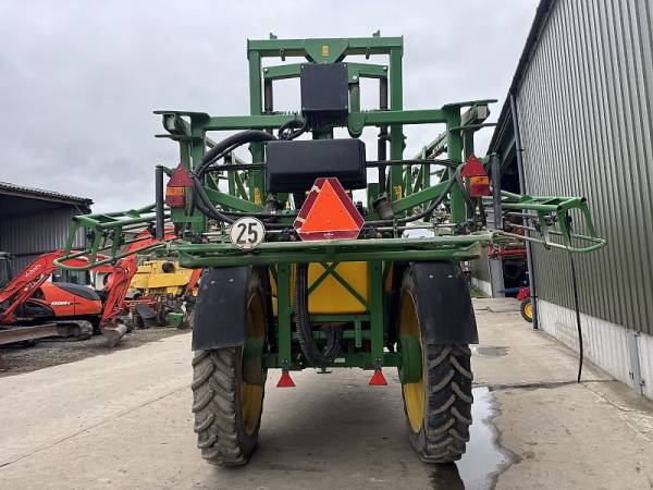 Причіпний обприскувач John Deere 732 (2011)
