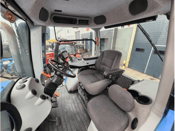 Трактор New Holland T8.300 (2012)