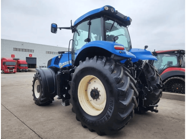 Трактор New Holland T8.300 (2012)