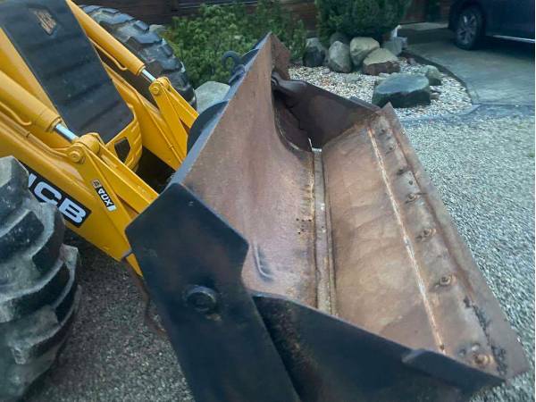 Екскаватор-навантажувач JCB 4CX (2000)