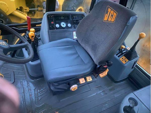 Екскаватор-навантажувач JCB 4CX (2000)