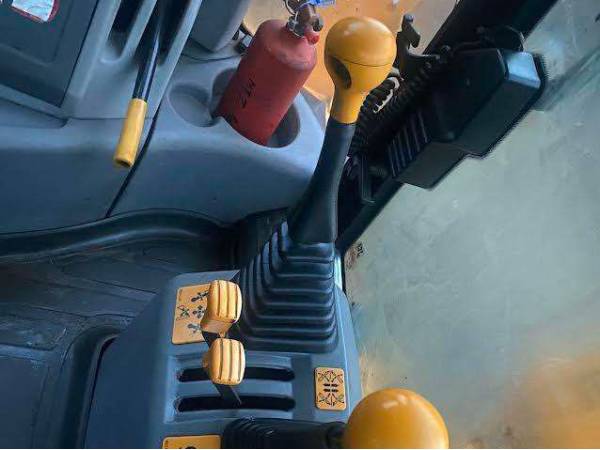 Екскаватор-навантажувач JCB 4CX (2000)