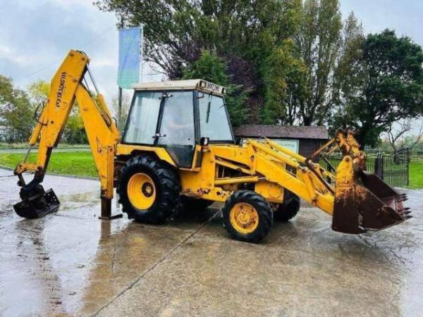 Екскаватор-навантажувач JCB 3CX
