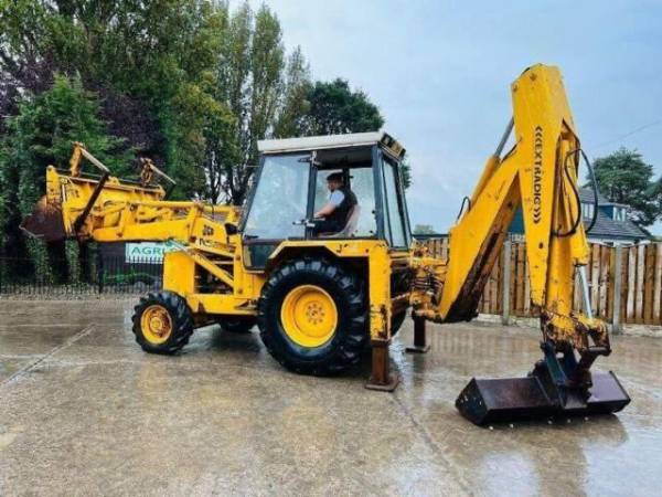 Екскаватор-навантажувач JCB 3CX