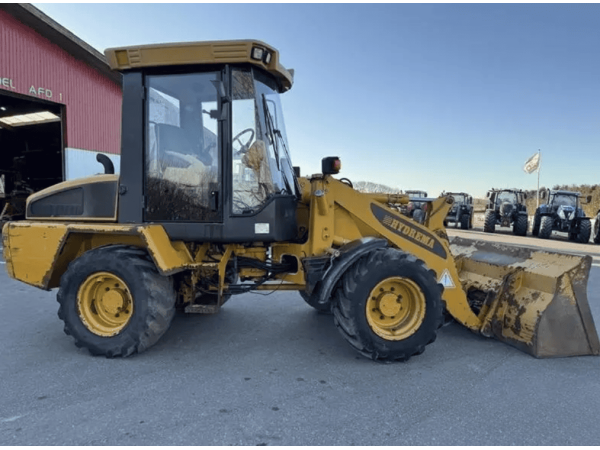 Екскаватор-навантажувач Hydrema Wl 550C (2004)