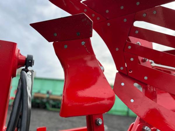 Плуг механический оборотный Unlu 3+1 (120х120) отвал 18" с транспортным колесом