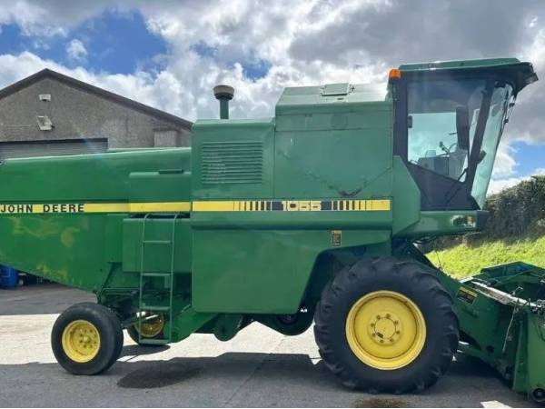 Комбайн John Deere 1055 (1989)
