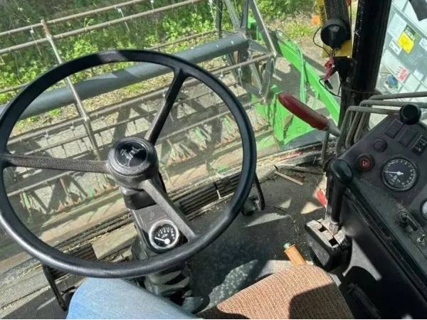 Комбайн John Deere 1055 (1989)
