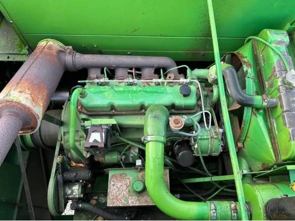 Комбайн John Deere 1042 (1984)