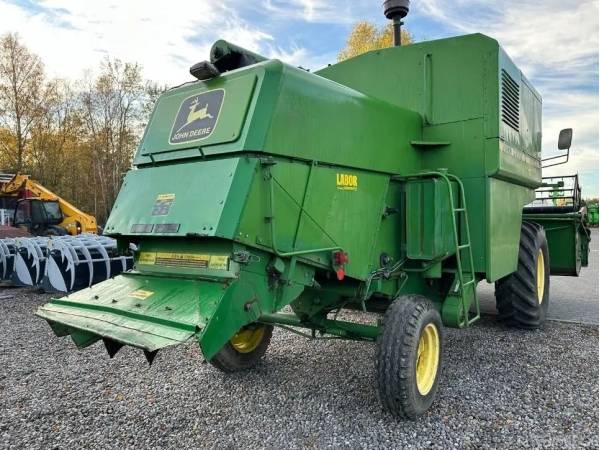 Комбайн John Deere 1042 (1984)
