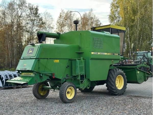 Комбайн John Deere 1042 (1984)