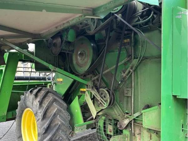 Комбайн John Deere 1042 (1984)