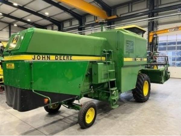 Комбайн John Deere 1052 (1986)