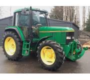 Трактор John Deere 6600