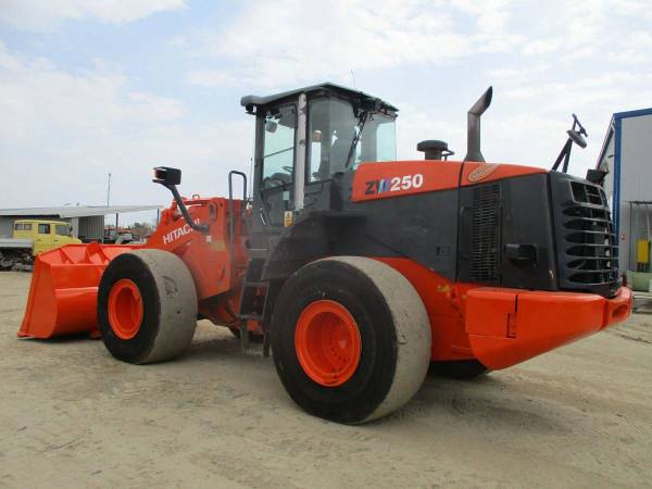 Фронтальний навантажувач Hitachi Zaxis ZW250 (2012)