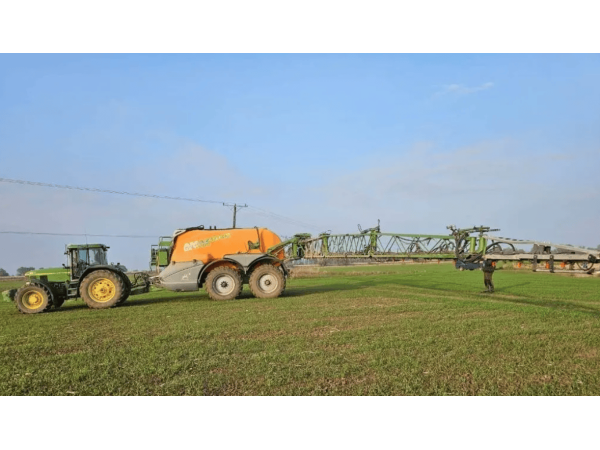Причіпний обприскувач Amazone UX 11200 (2012)