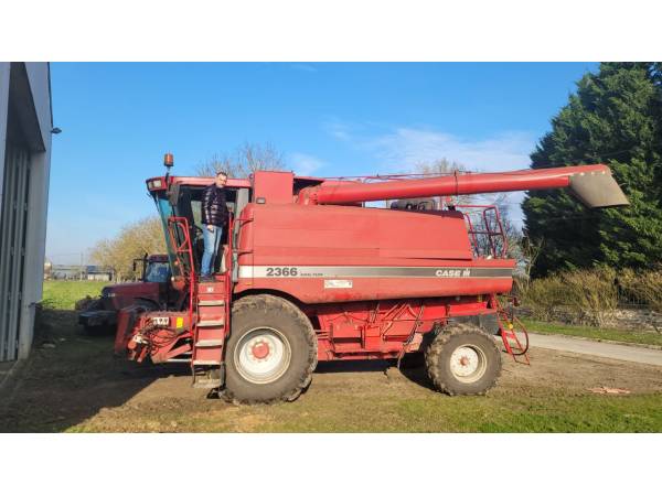 Комбайн Case IH 2366 (2001)