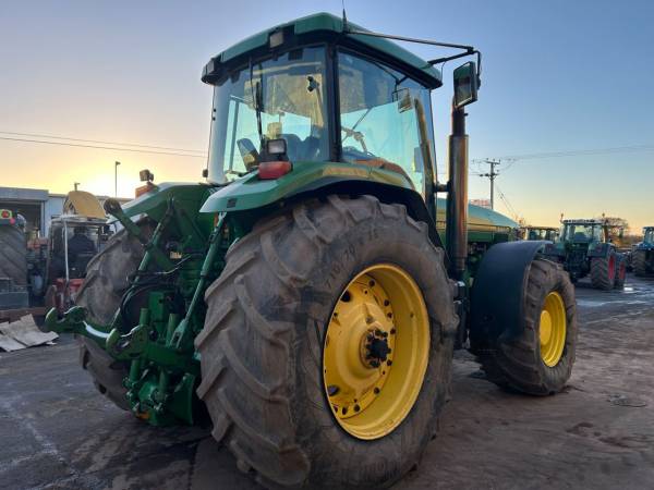 Трактор John Deere 8200 (1997)