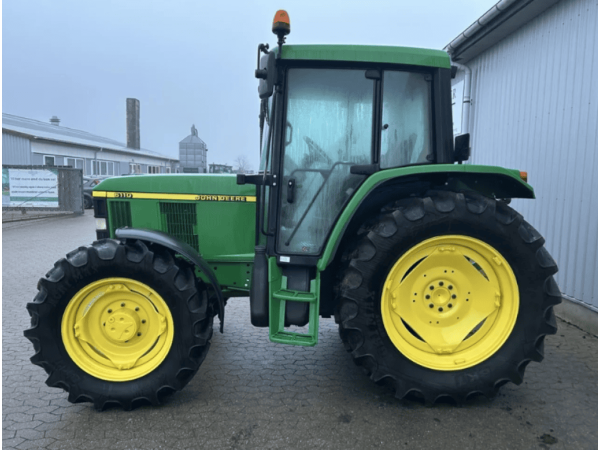 Трактор John Deere 6110 (2001)