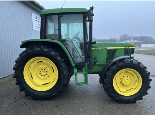 Трактор John Deere 6110 (2001)