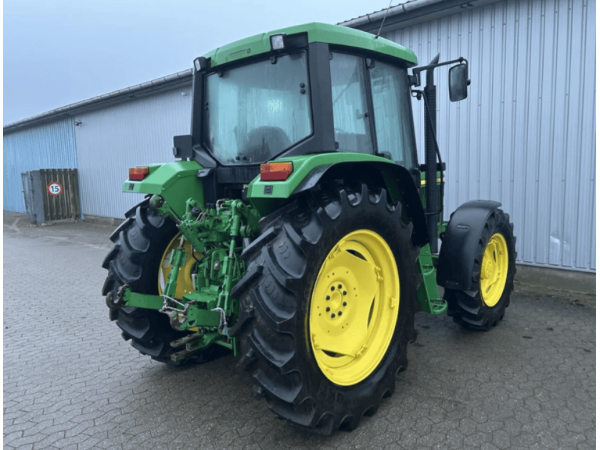 Трактор John Deere 6110 (2001)