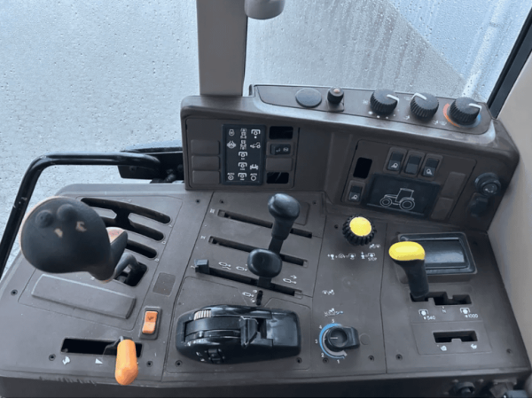 Трактор John Deere 6110 (2001)