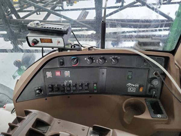Самохідний обприскувач John Deere 4730 (2013)