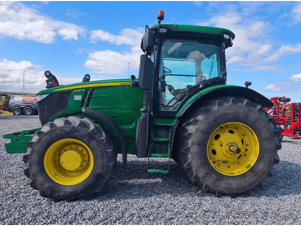  Трактор John Deere 7230R (2013)