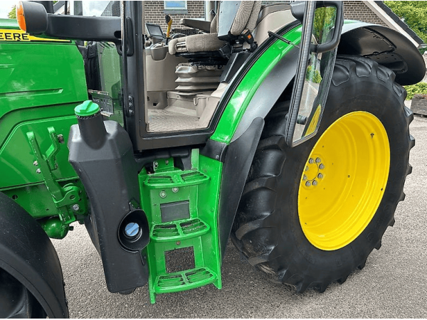 Трактор John Deere 6120R (2016)