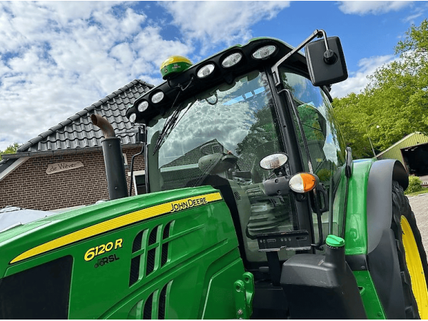 Трактор John Deere 6120R (2016)