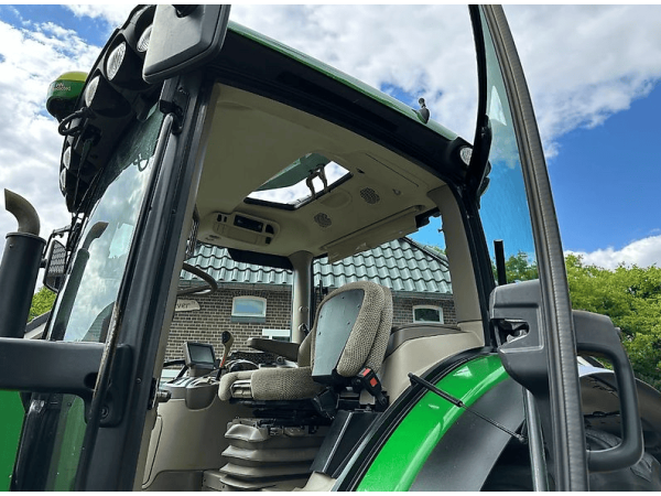 Трактор John Deere 6120R (2016)