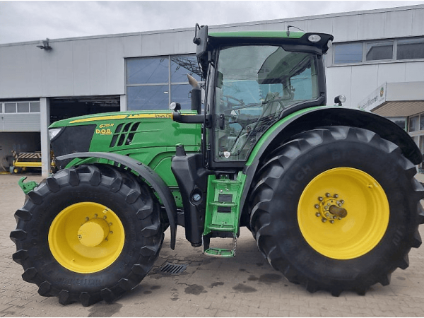Трактор John Deere 6215R (2015)