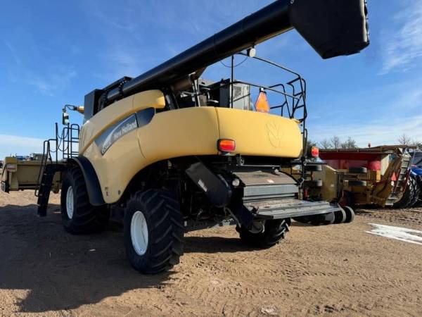 Комбайн New Holland CR940 (2004)