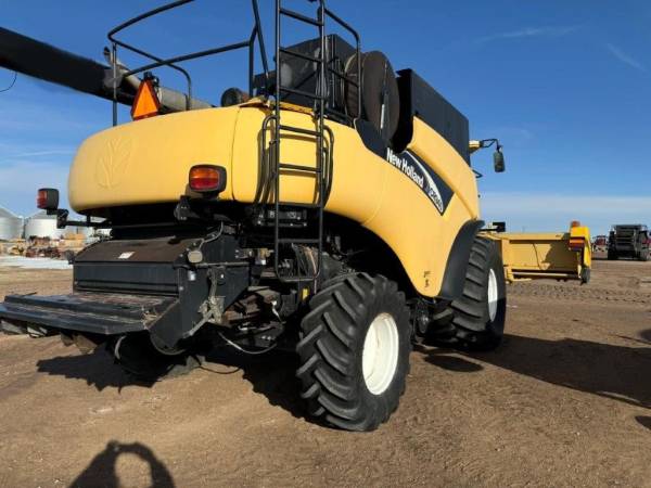 Комбайн New Holland CR940 (2004)