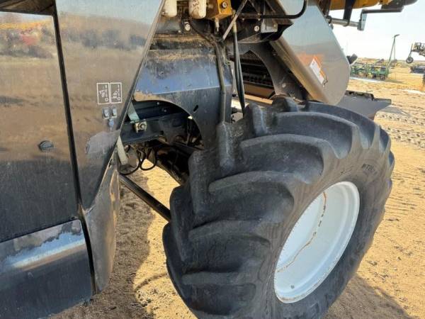Комбайн New Holland CR940 (2004)