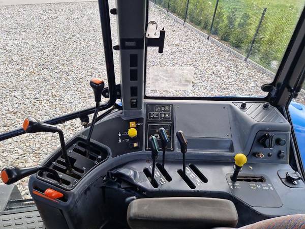 Трактор New Holland TM 120 (2003)
