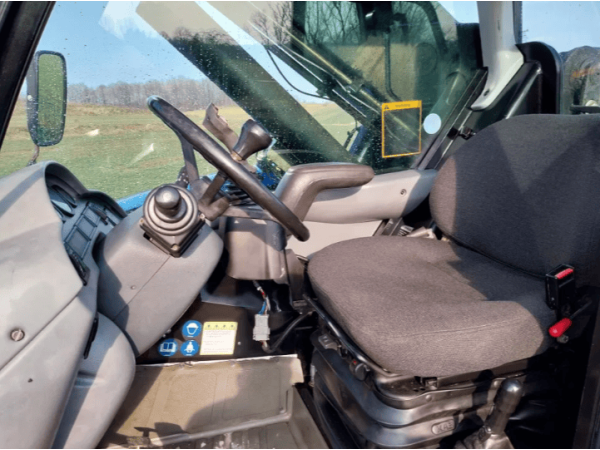 Навантажувач New Holland LM 435A (2006)