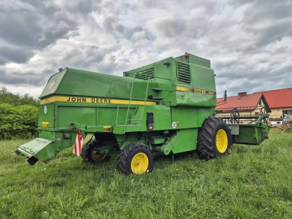 Комбайн John Deere 1177 (1992)