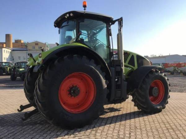 Трактор Claas Axion 920 (2012)