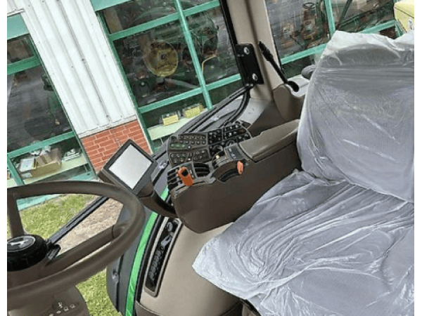 Трактор John Deere 8335R (2013)