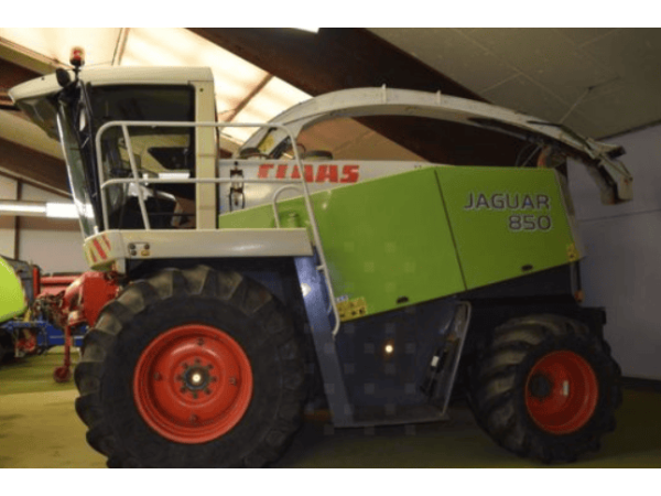Кормозбиральний комбайн Claas Jaguar 850 (2003)
