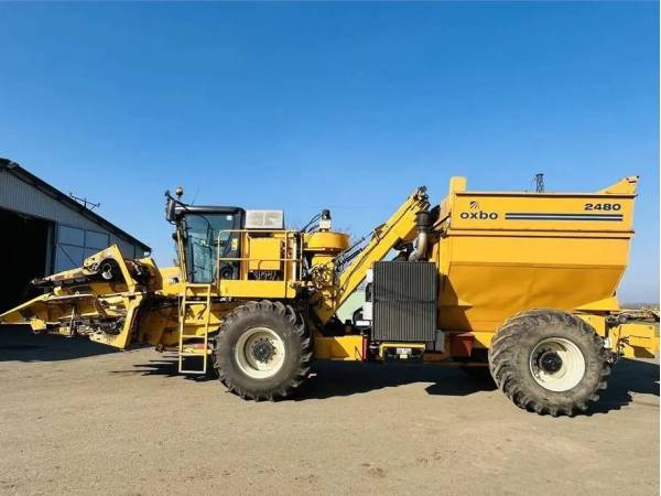 Комбайн Oxbo 2480 (2009)