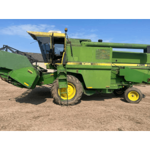 Комбайн John Deere 1055 (1984)