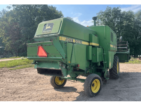 Комбайн John Deere 1055 (1984)