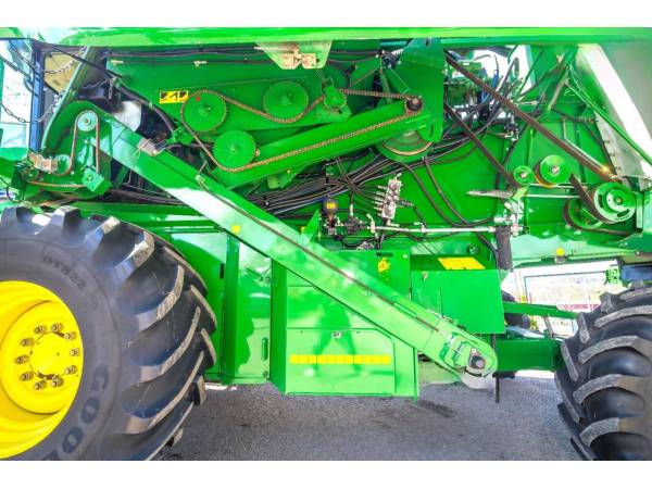 Комбайн John Deere W540 (2008)
