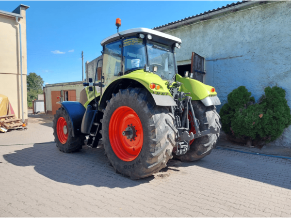 Трактор Claas Axion 820 (2008)